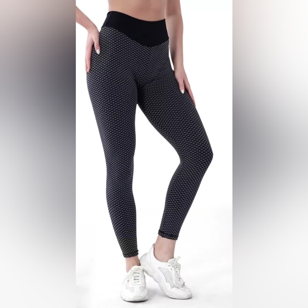TikTok Trend Textured High Waist Scrunch Butt Lift Seamless Leggings Large NWOT - Picture 3 of 3